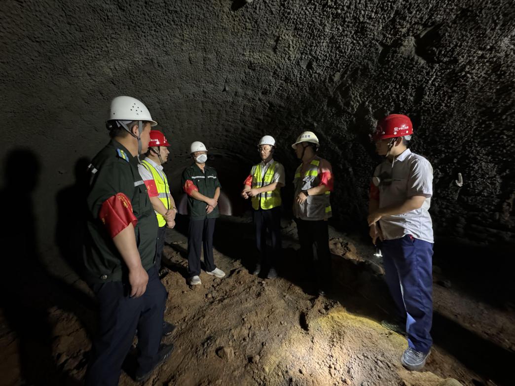 /ueditor/image/20240830/1725002806180210/5325a8cf1acd5375279d5a68c76c38d3.jpg 引漢濟渭公司:“先鋒號”黨員突擊隊領跑北干線建設加速度.jpg